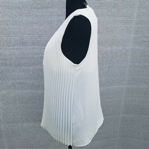 Alfani Short Sleeve V-neck Pleated Blouse Women's.  Size Medium. New With Tags. - Picture 4 of 12